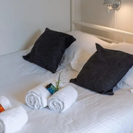 Huswell - Idyllic Family Near The *