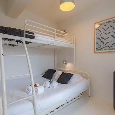 Huswell - Idyllic Family Near The Nyaraló