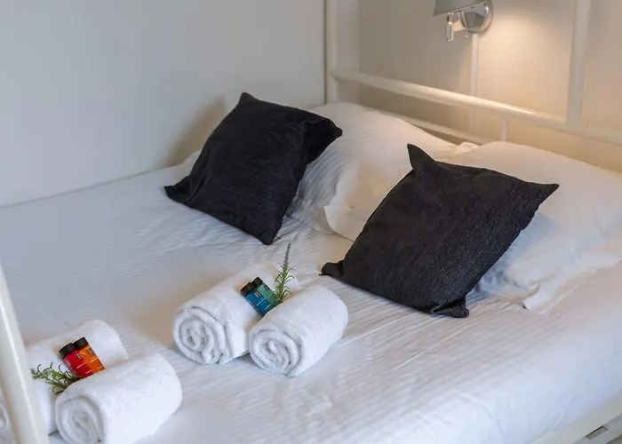 Huswell - Idyllic Family Near The *